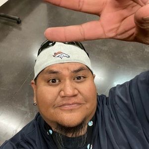 Meet your Posher, Deroy